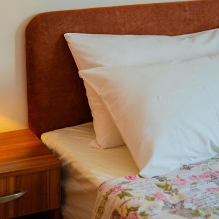 Apartmani Ana Tivat Extérieur photo